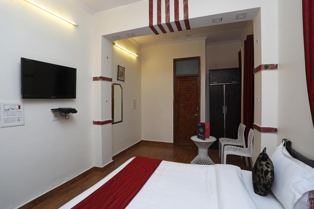 Oyo Stay The Castle Near M2K Cinemas Rohini New Delhi Extérieur photo