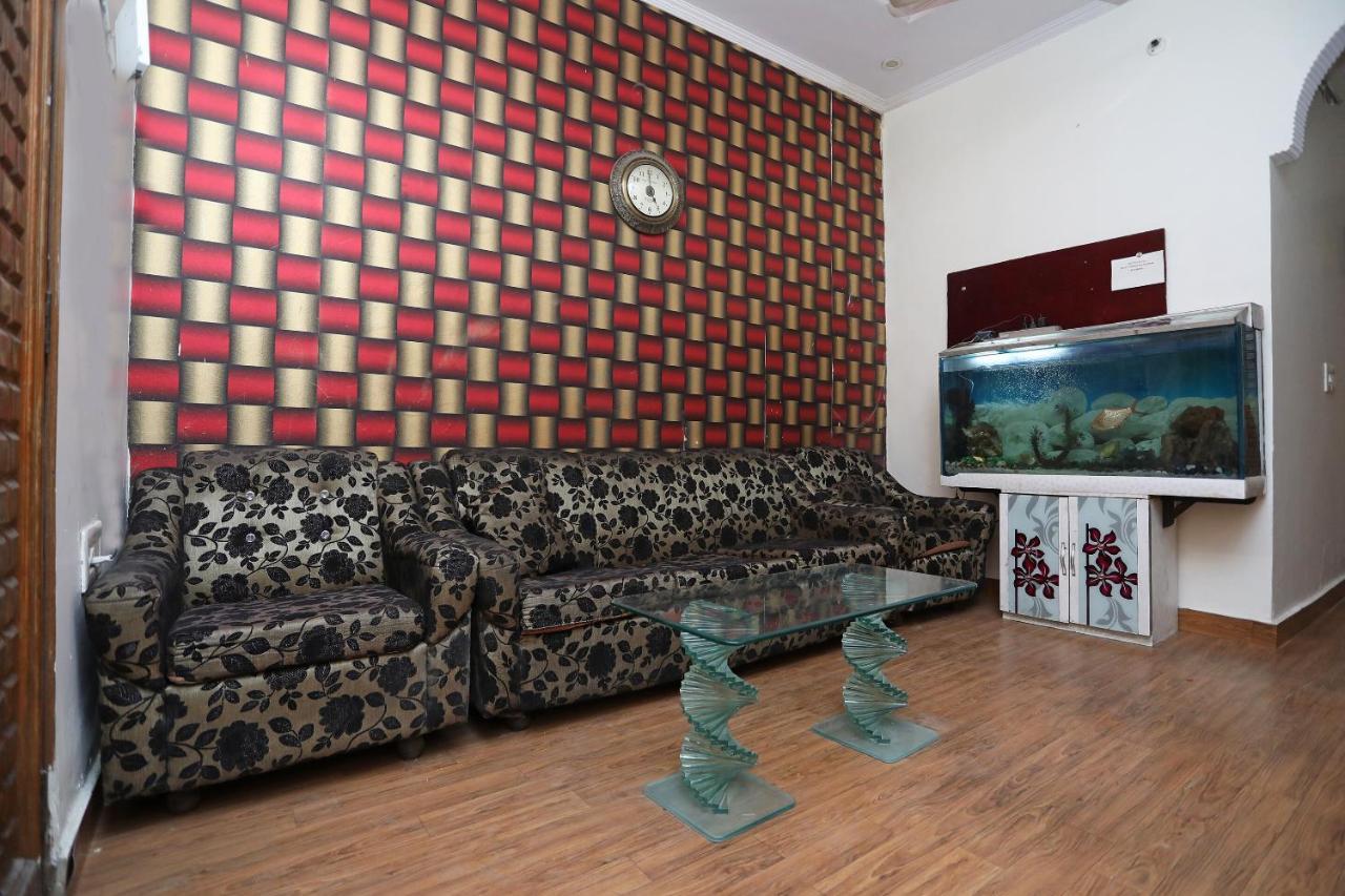 Oyo Stay The Castle Near M2K Cinemas Rohini New Delhi Extérieur photo
