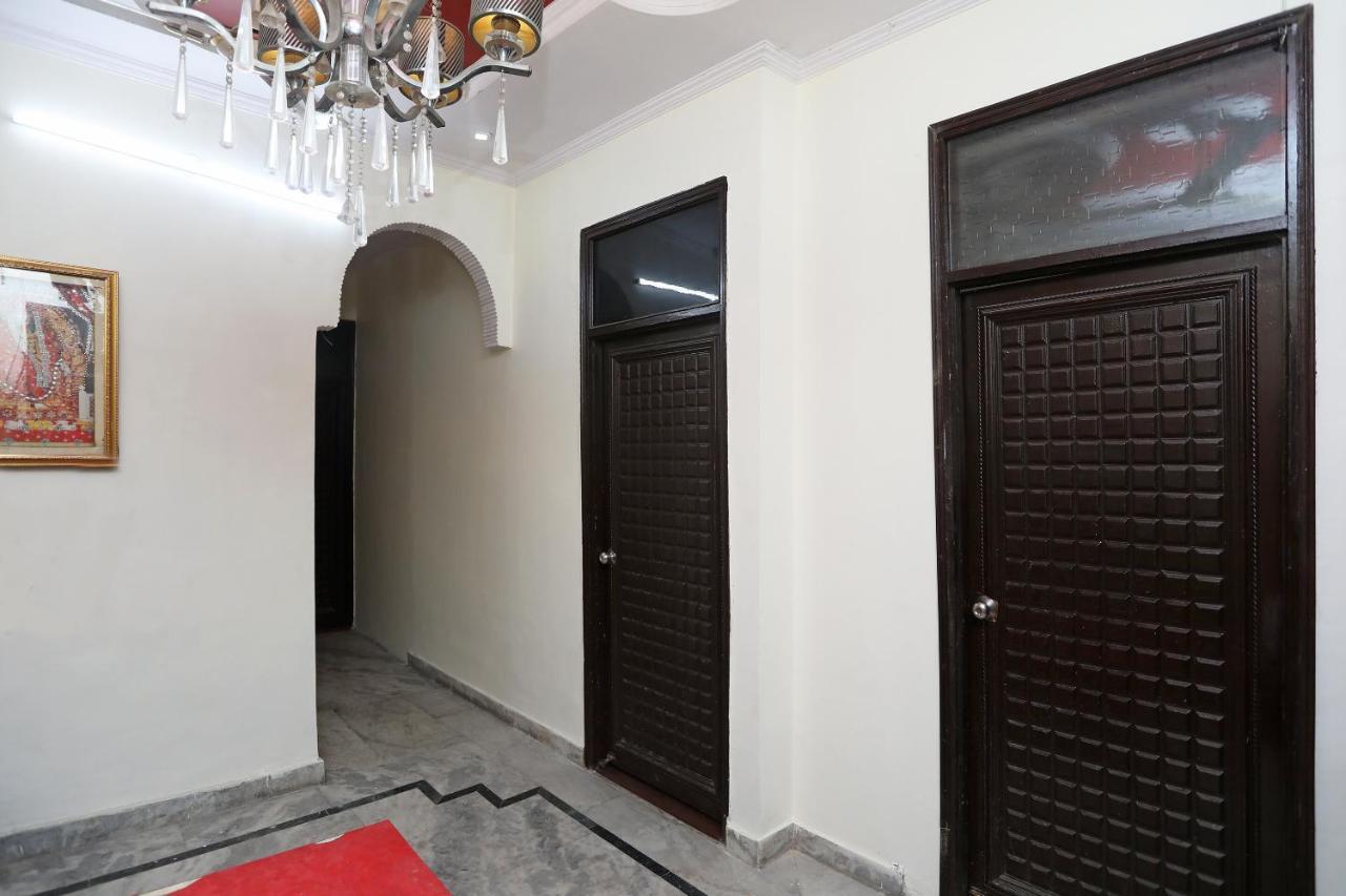 Oyo Stay The Castle Near M2K Cinemas Rohini New Delhi Extérieur photo
