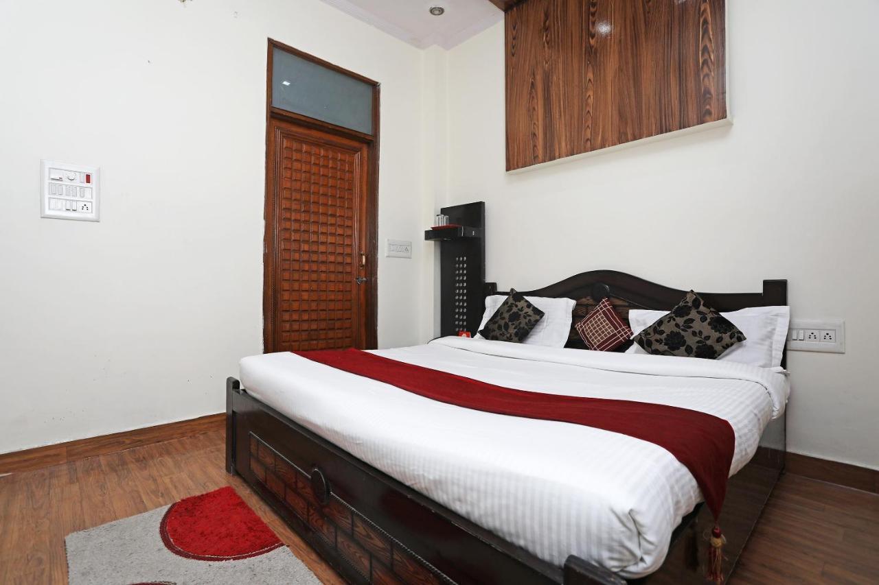 Oyo Stay The Castle Near M2K Cinemas Rohini New Delhi Extérieur photo