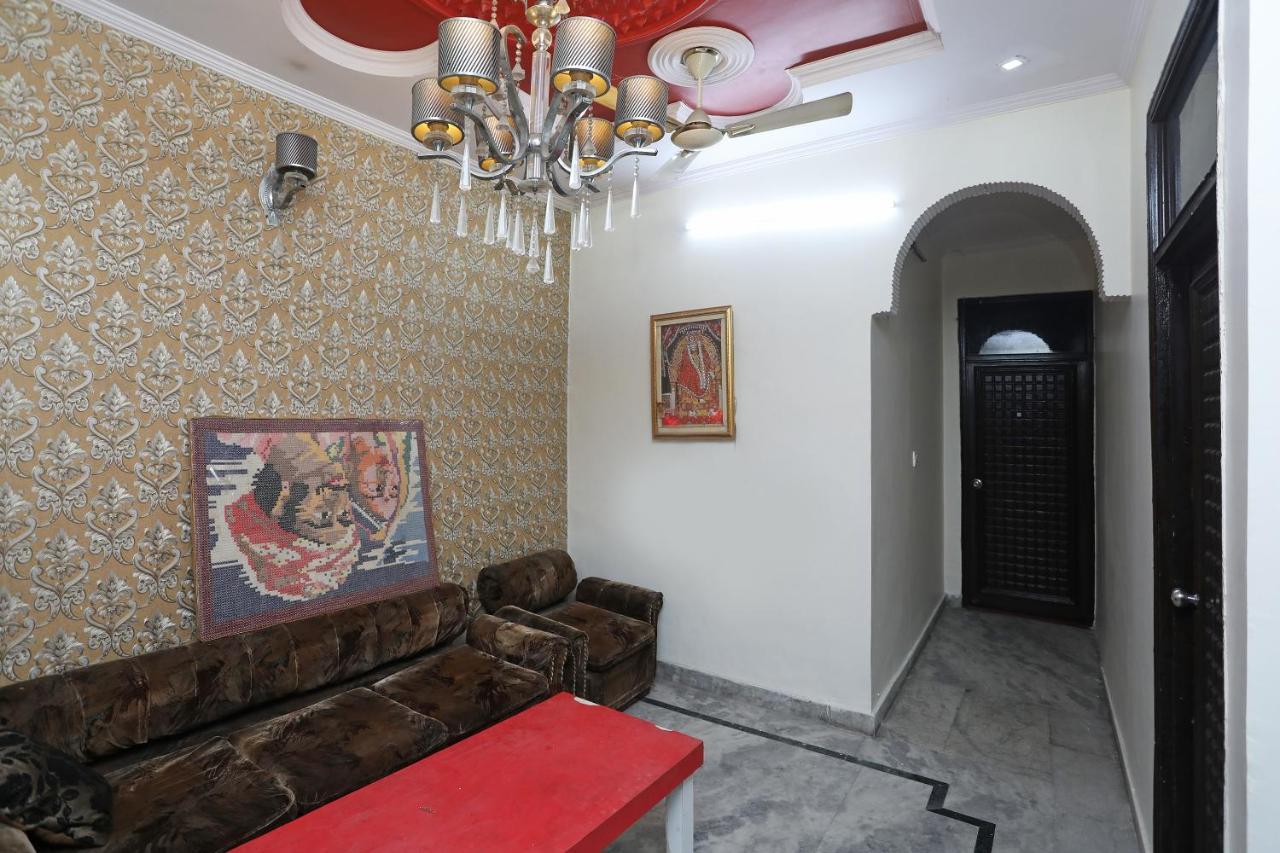Oyo Stay The Castle Near M2K Cinemas Rohini New Delhi Extérieur photo