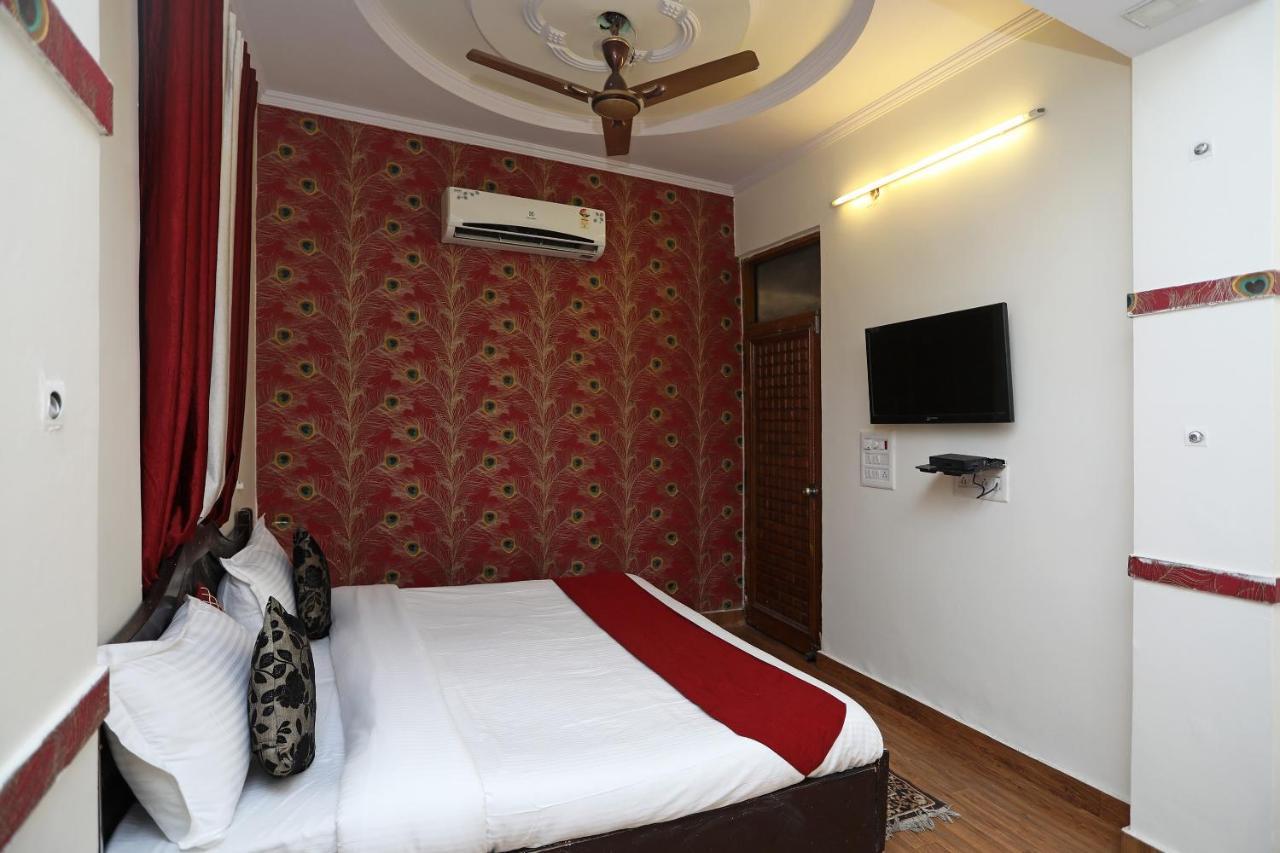 Oyo Stay The Castle Near M2K Cinemas Rohini New Delhi Extérieur photo